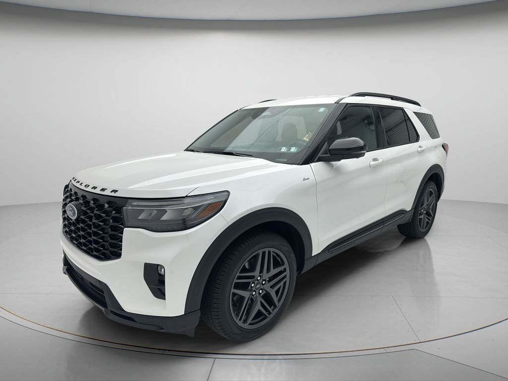 Used 2025 Ford Explorer ST-Line w/ ST-Line Street Pack AWD/4WD image 7
