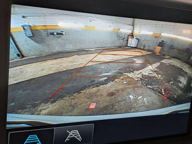 Used 2019 GMC Acadia SLE image 22