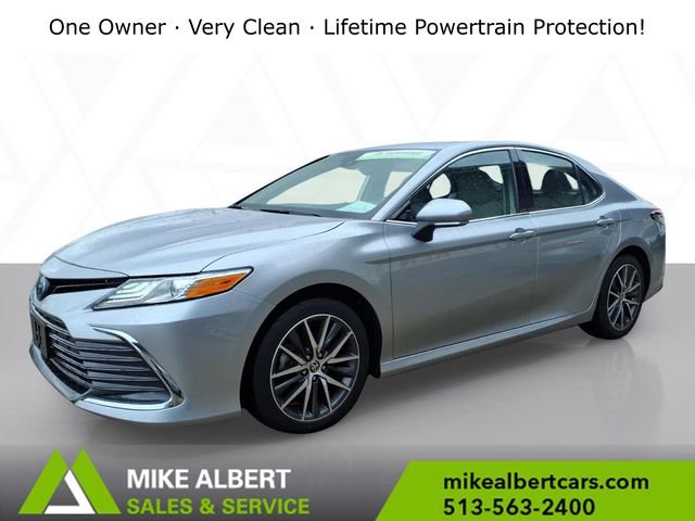 Used 2023 Toyota Camry XLE image 3