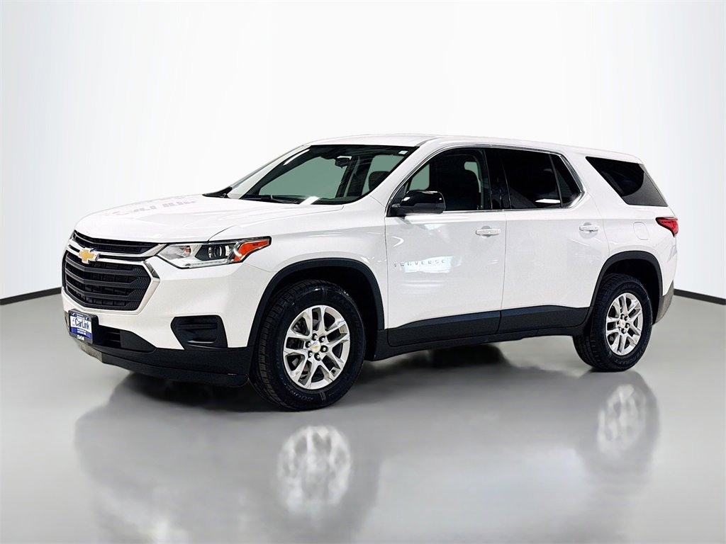 Used 2021 Chevrolet Traverse LS image 3