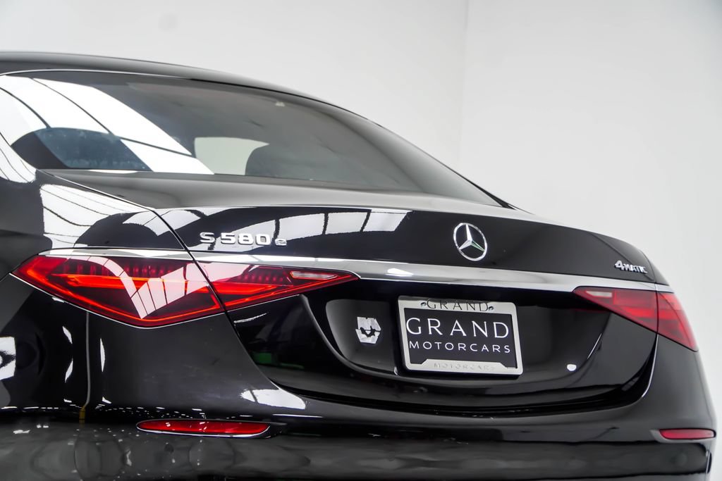 Used 2023 Mercedes-Benz S 580e 4MATIC Sedan w/ Warmth & Comfort Package image 17