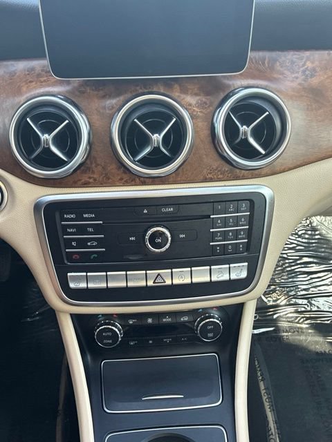 Used 2019 Mercedes-Benz GLA 250 4MATIC w/ Premium Package image 10