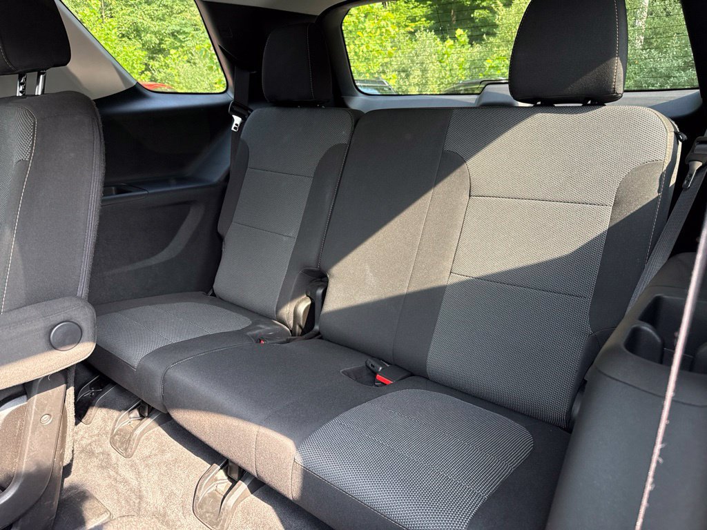 Used 2020 Chevrolet Traverse LT FWD image 28