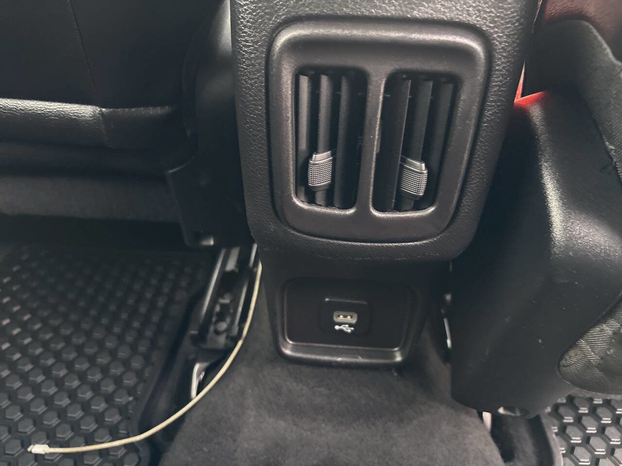 Used 2018 Jeep Compass Latitude w/ Cold Weather Group image 35