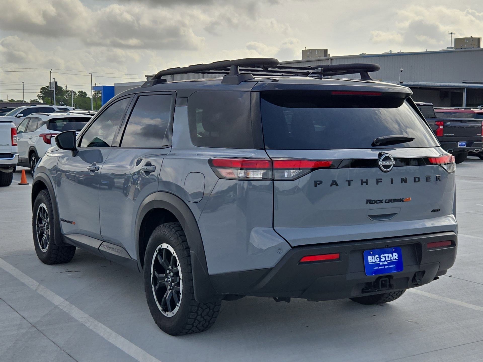 Used 2025 Nissan Pathfinder Rock Creek image 6