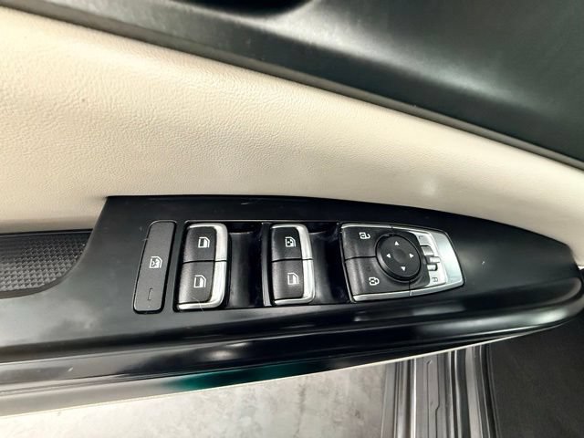 Used 2023 Kia Carnival LX FWD image 22