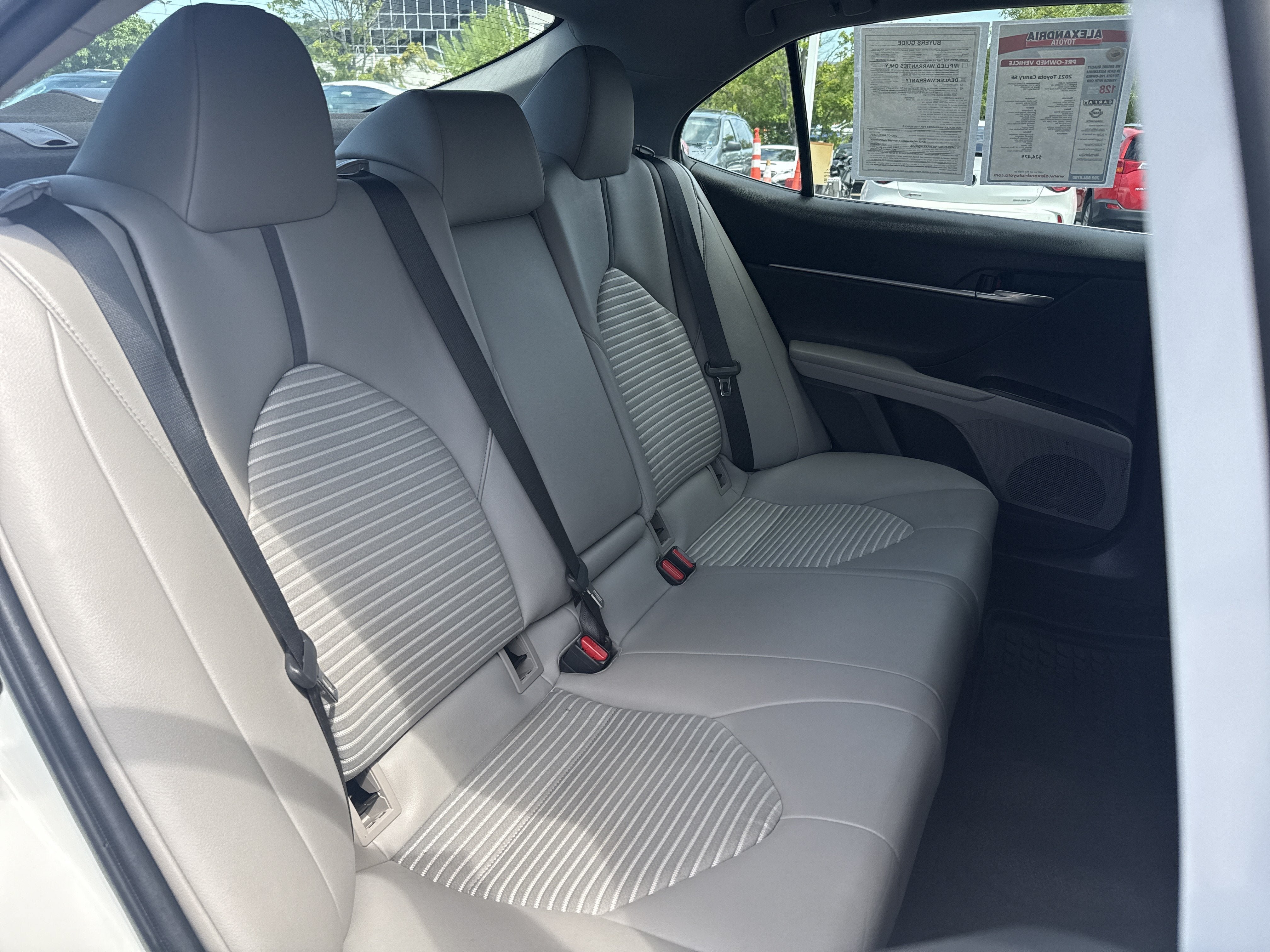 Used 2021 Toyota Camry SE FWD image 22