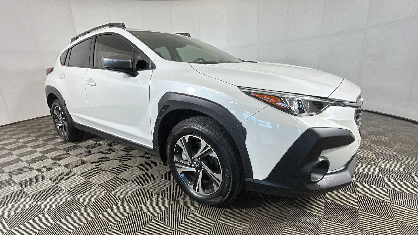 Used 2024 Subaru Crosstrek 2.0i Premium AWD/4WD image 3