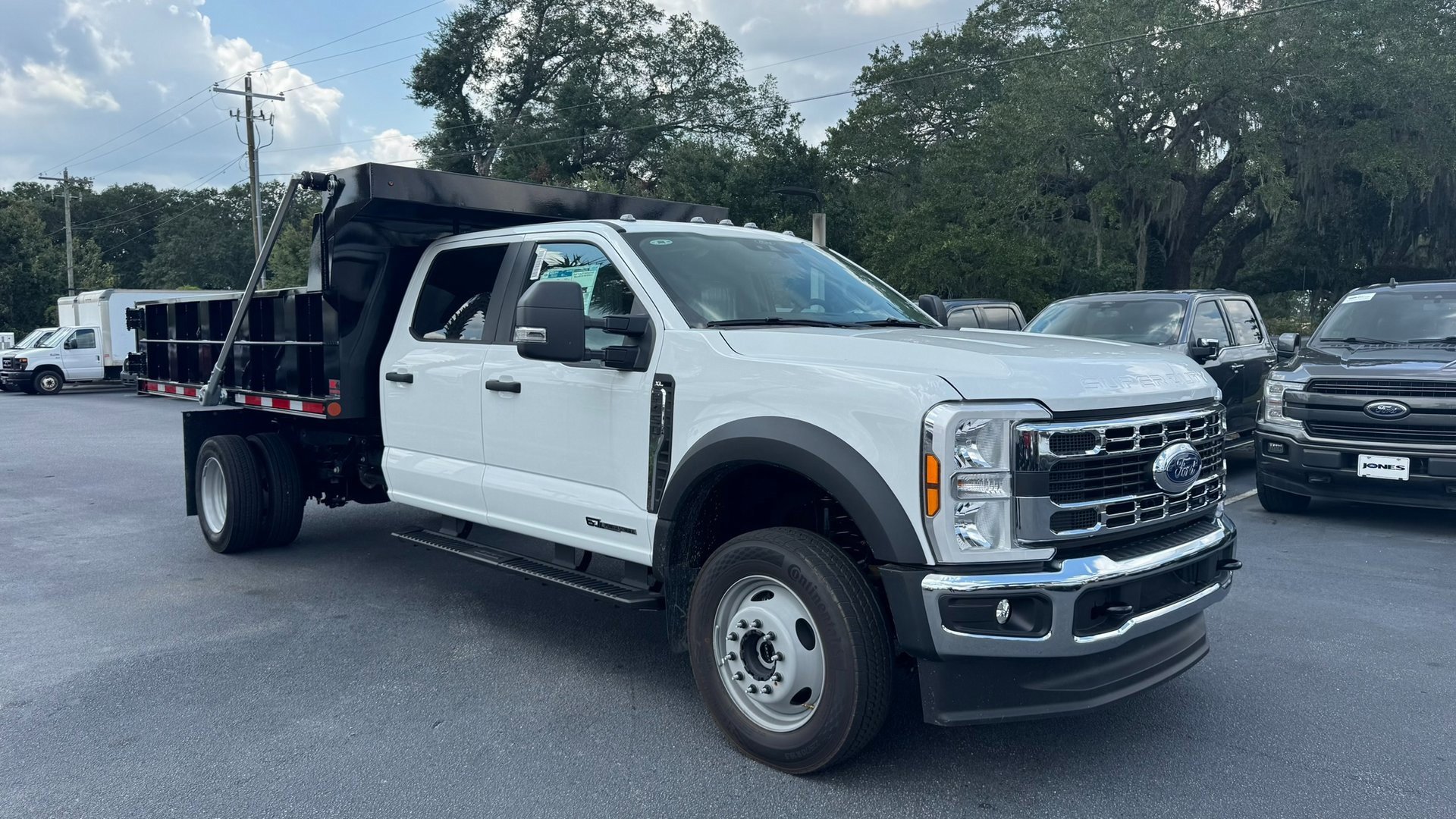 New 2025 Ford F450 XL w/ XL Chrome Package