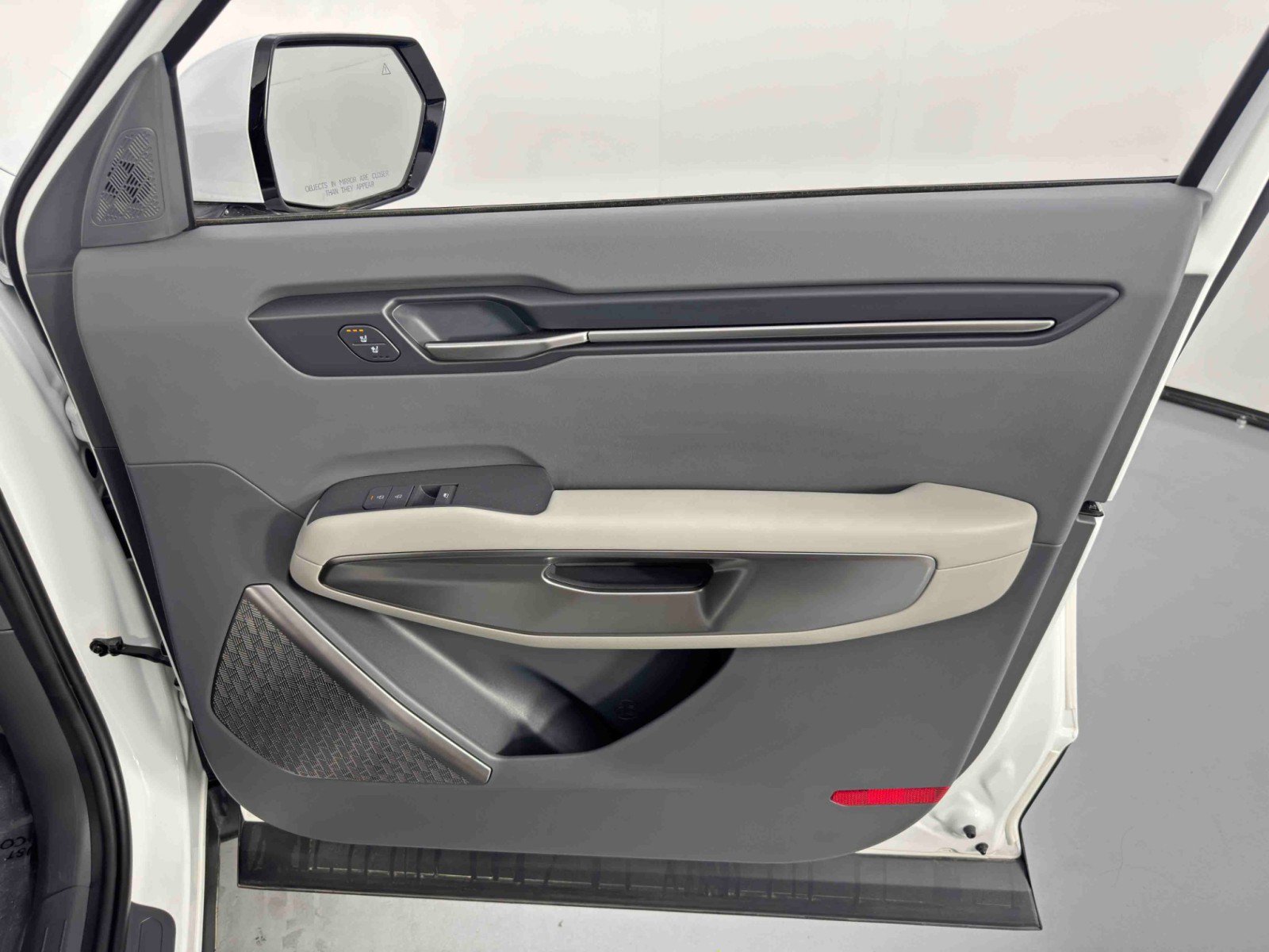 Used 2024 Kia EV9 Wind image 45