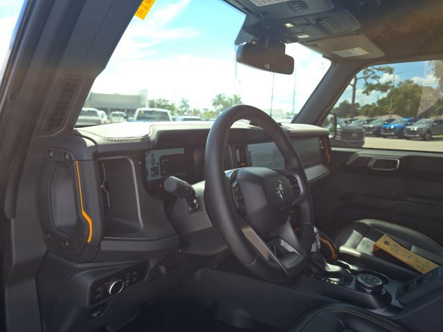 Used 2024 Ford Bronco Badlands AWD/4WD image 9