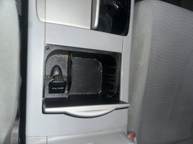 Used 2010 Toyota Camry LE image 25