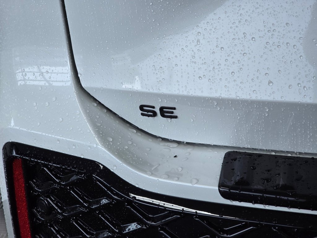 New 2026 Volkswagen Tiguan SE R-Line AWD/4WD image 15