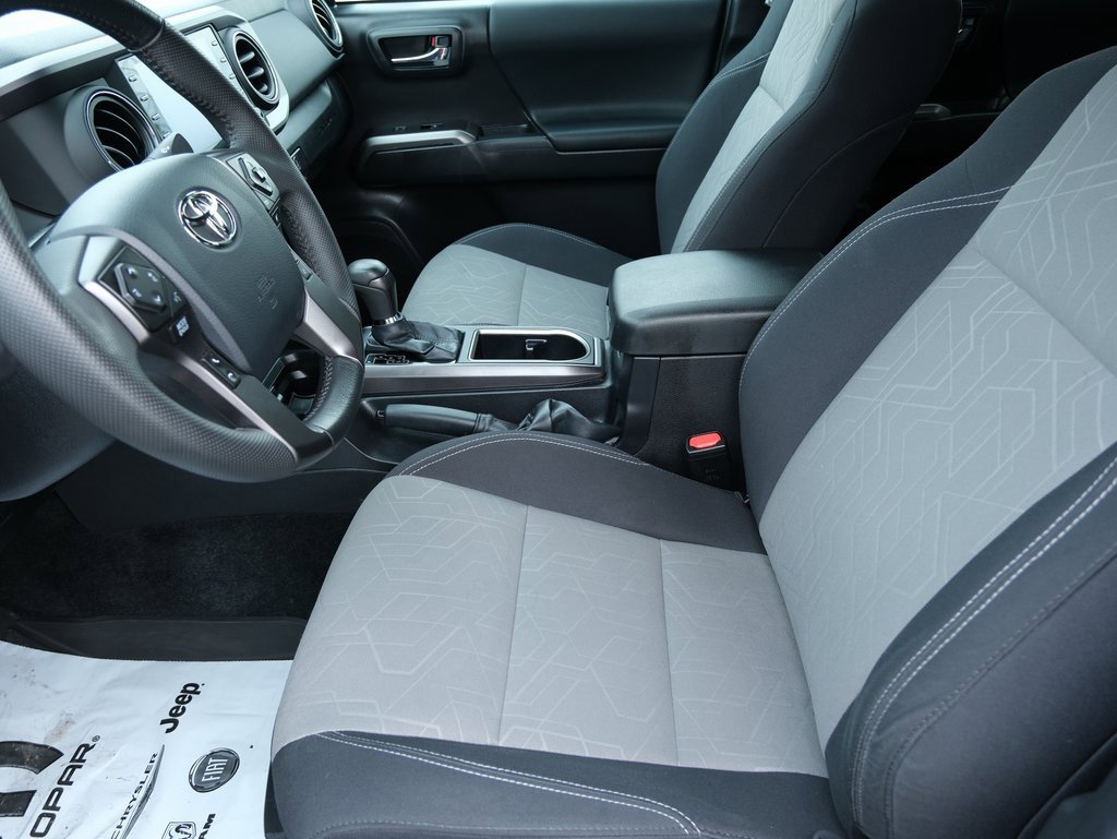 Used 2023 Toyota Tacoma TRD Sport w/ Advanced Technology Package image 5