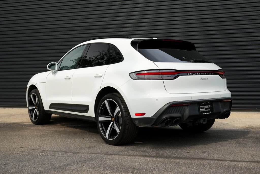 Certified 2024 Porsche Macan AWD/4WD image 3