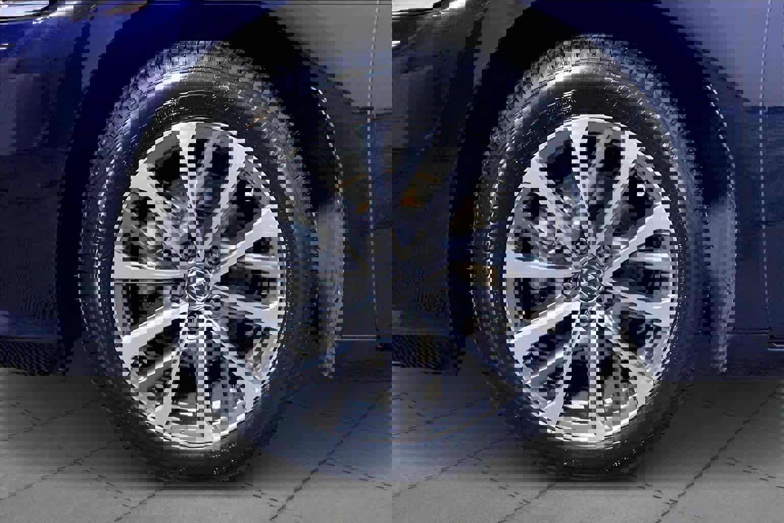 Certified 2024 Lexus ES 350 w/ Accessory Package (Z2) image 11