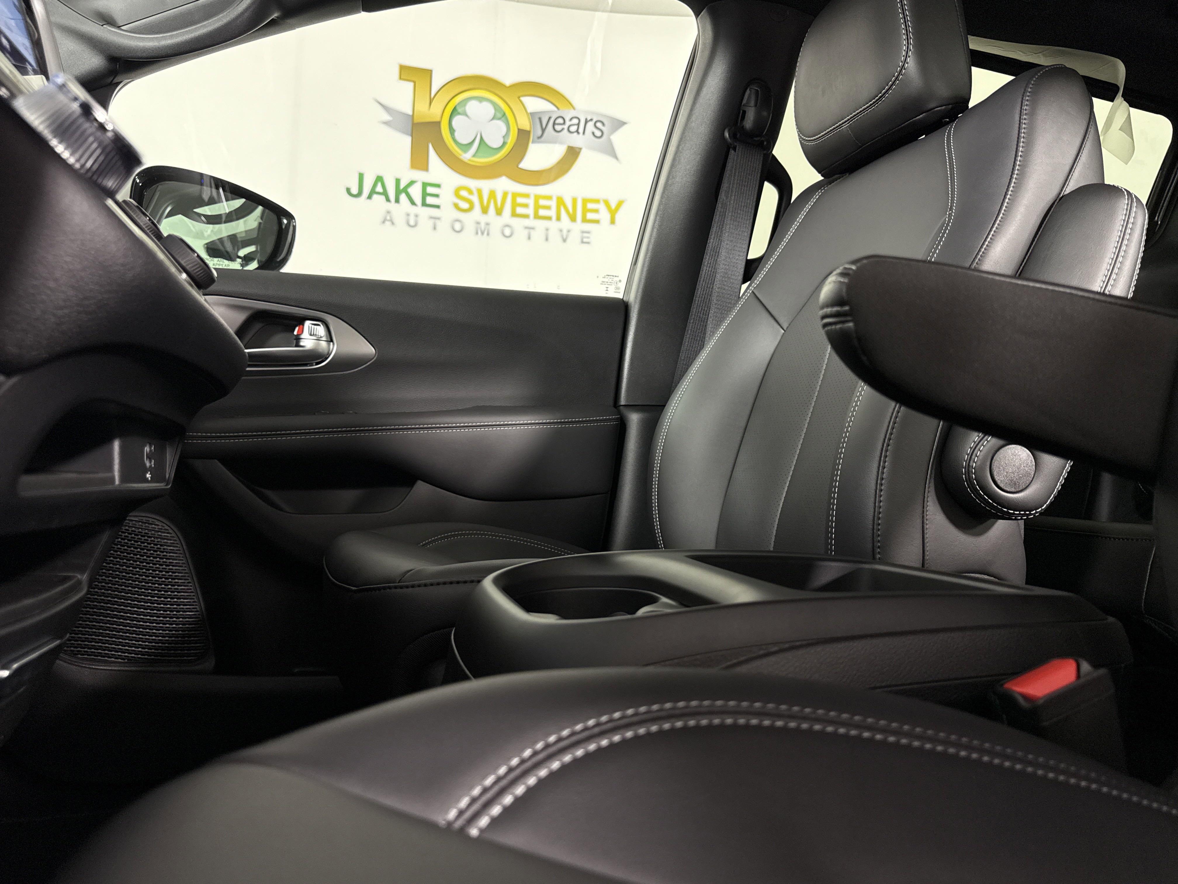 New 2026 Chrysler Voyager LX FWD image 28