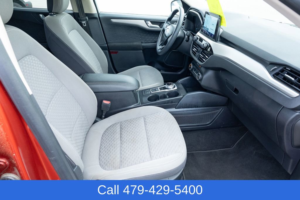 Used 2020 Ford Escape SE image 43