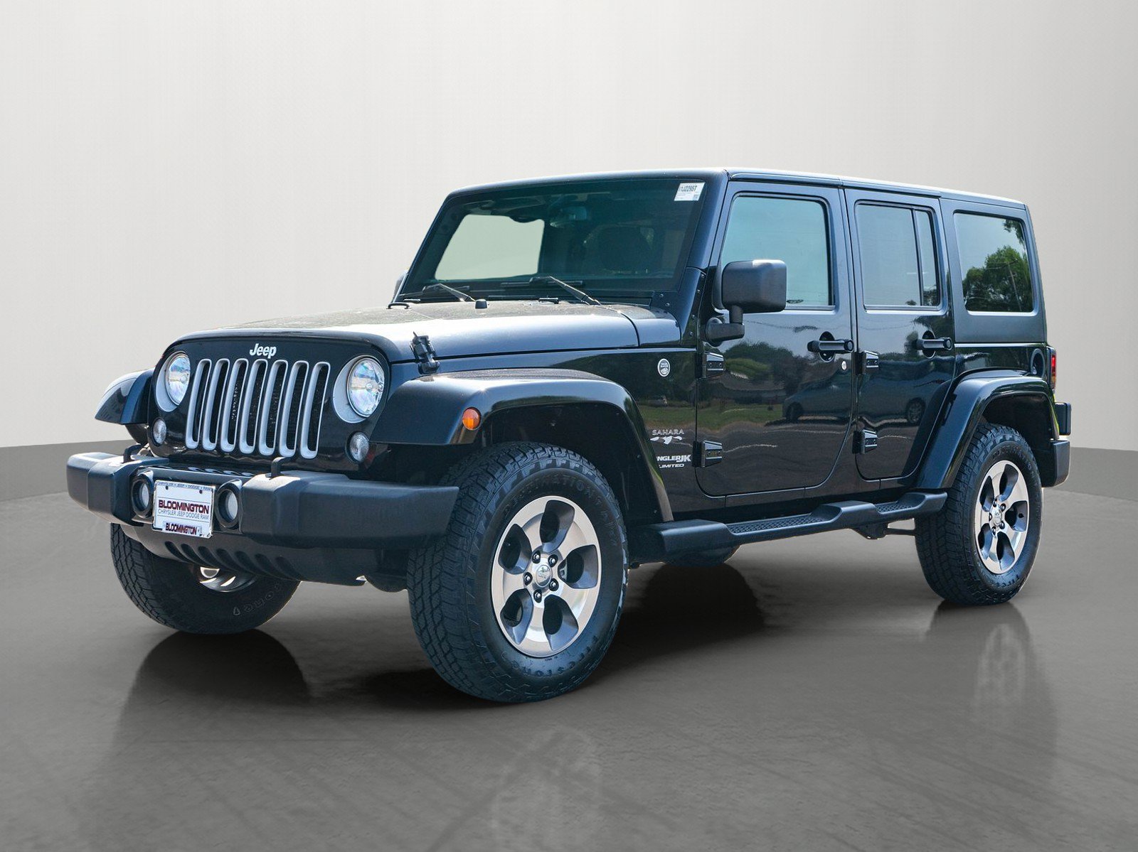 Used 2018 Jeep Wrangler Unlimited Sahara AWD/4WD image 3
