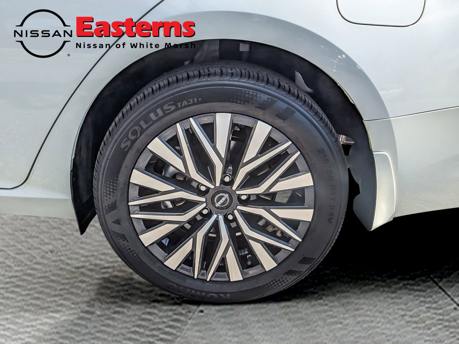 Used 2024 Nissan Altima 2.5 SV image 14