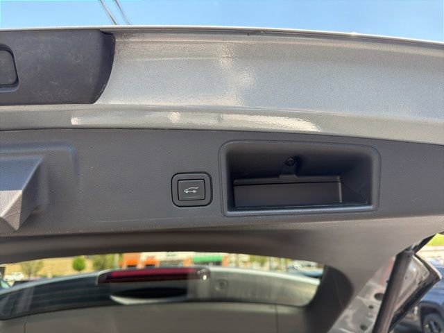 Certified 2024 GMC Terrain SLE w/ Driver Convenience Package FWD image 16