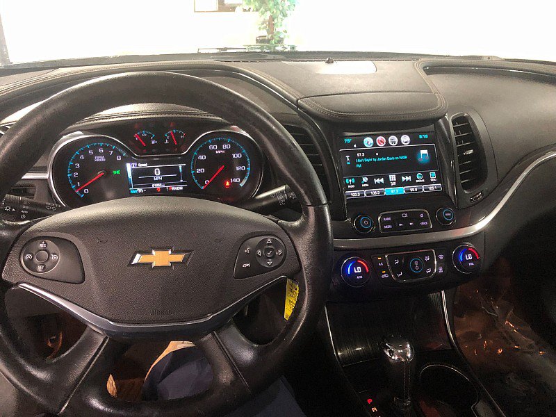 Used 2017 Chevrolet Impala LT FWD image 11