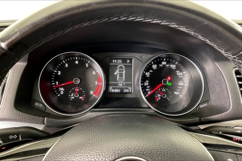 Used 2018 Volkswagen Passat 2.0T R-Line FWD image 27