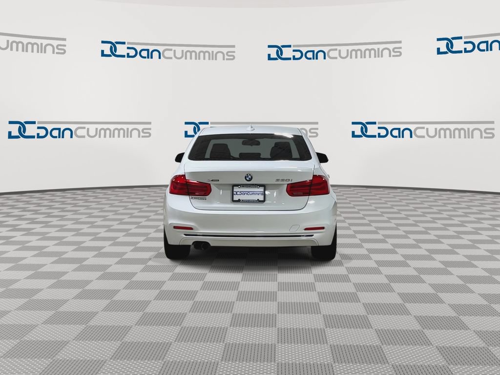 Used 2018 BMW 330i xDrive Sedan AWD/4WD image 7