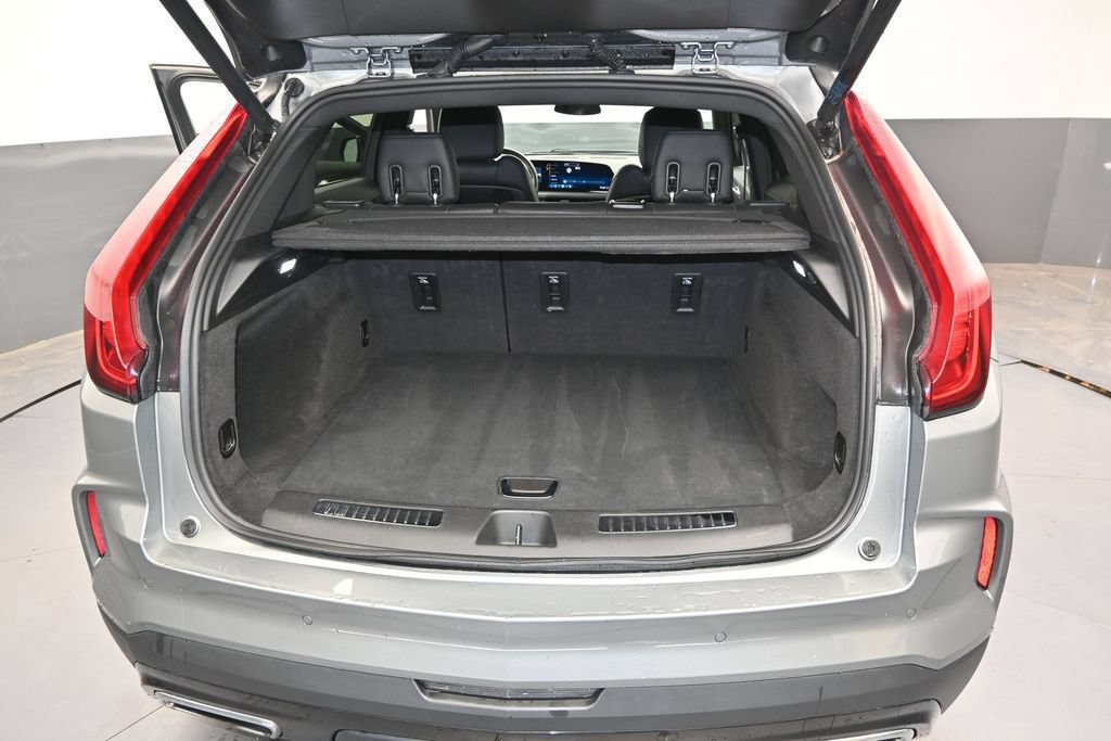 Used 2025 Cadillac XT4 Premium Luxury FWD image 11