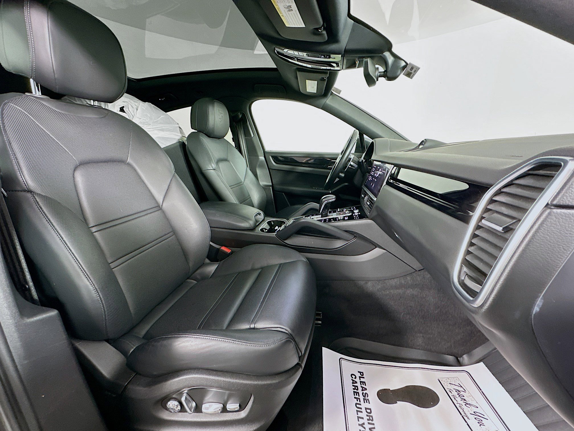 Used 2021 Porsche Cayenne Coupe image 31