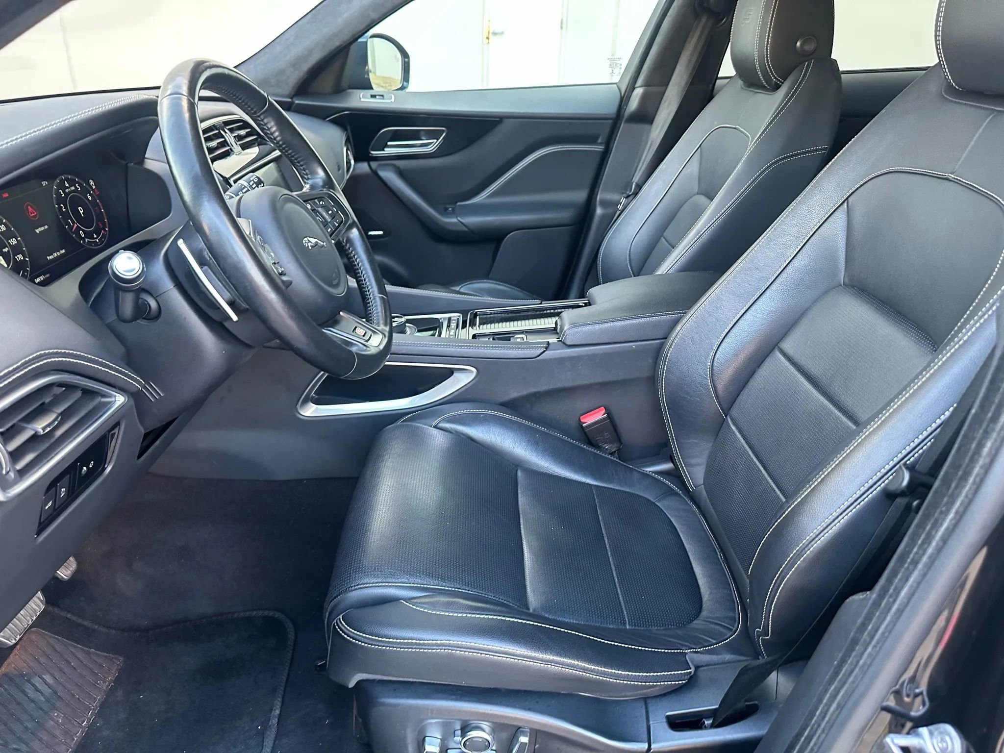 Used 2019 Jaguar F-PACE S AWD/4WD image 16
