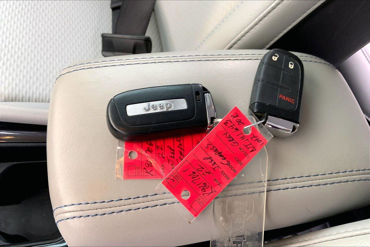 Used 2022 Jeep Compass Latitude image 12