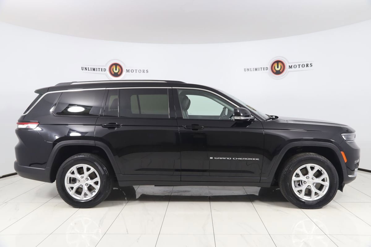 Used 2023 Jeep Grand Cherokee L Limited AWD/4WD image 2