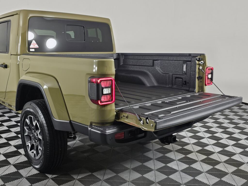 New 2026 Jeep Gladiator Sport AWD/4WD image 15