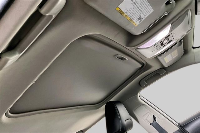 Used 2022 Toyota RAV4 XLE Premium image 26