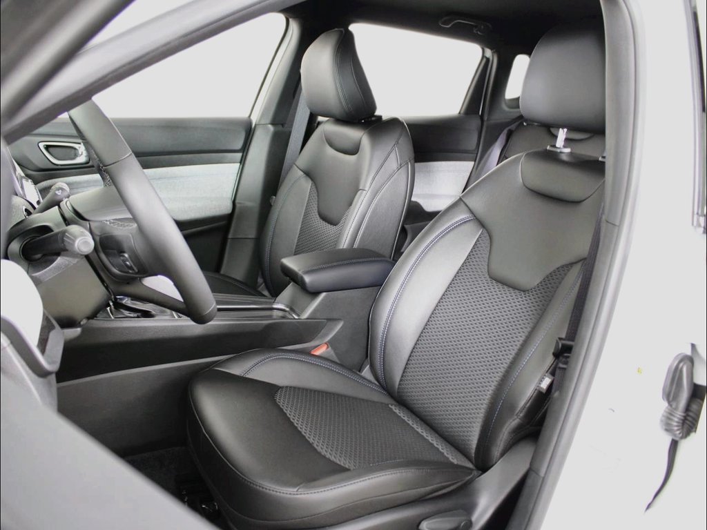 New 2025 Jeep Compass Latitude AWD/4WD image 11