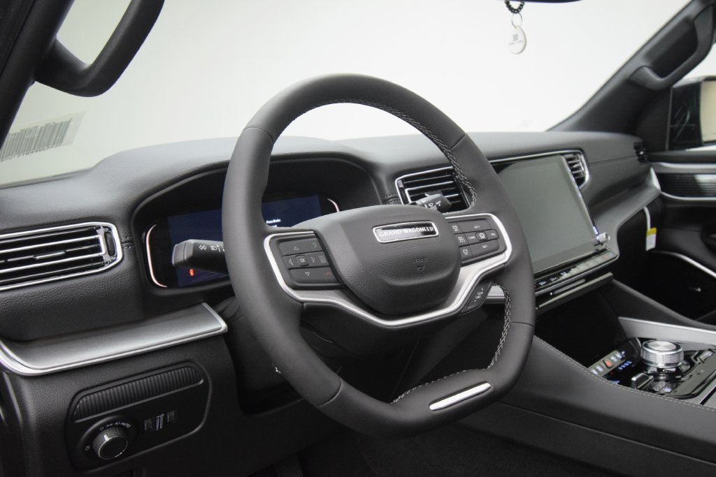 New 2026 Jeep Grand Wagoneer Limited AWD/4WD image 32