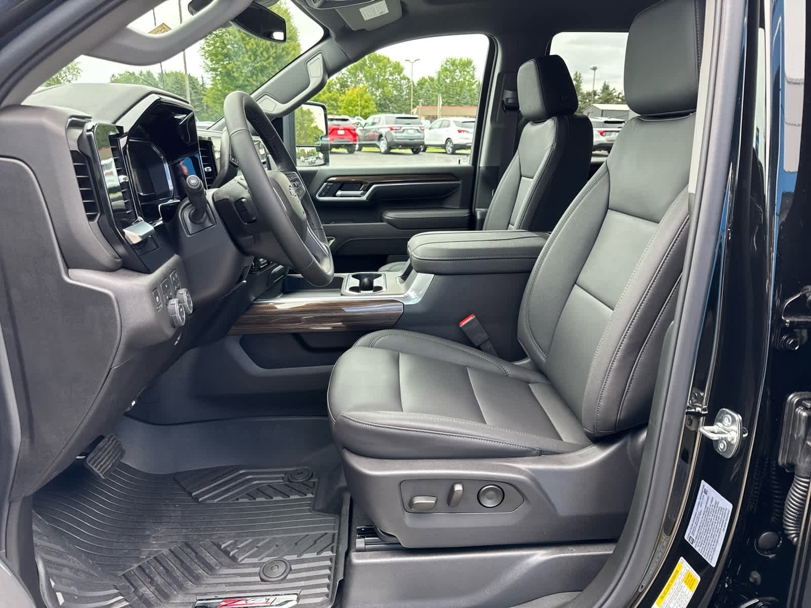 New 2025 Chevrolet Silverado 2500 LT w/ Trail Boss Package image 18