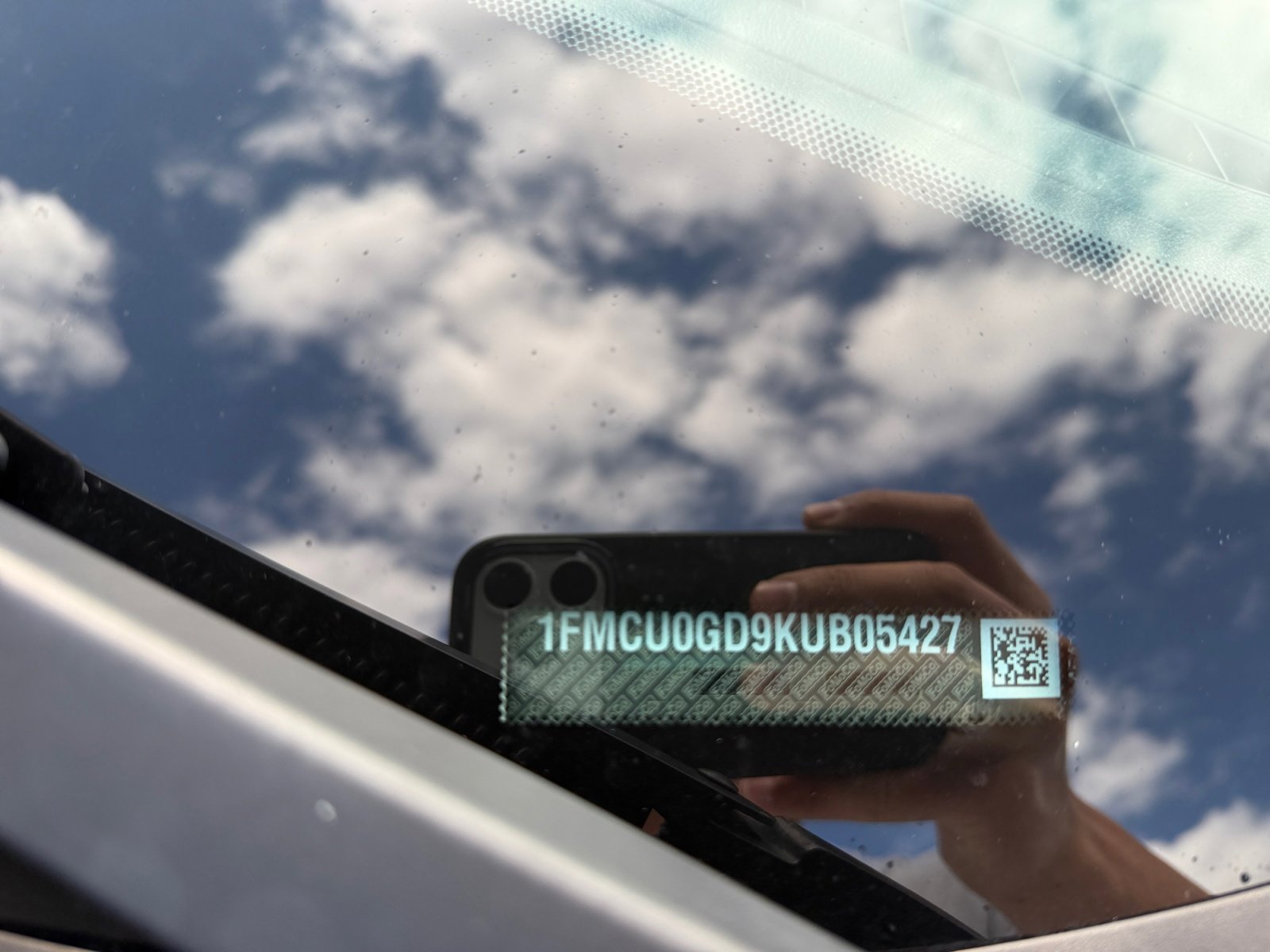 Used 2019 Ford Escape SE image 25