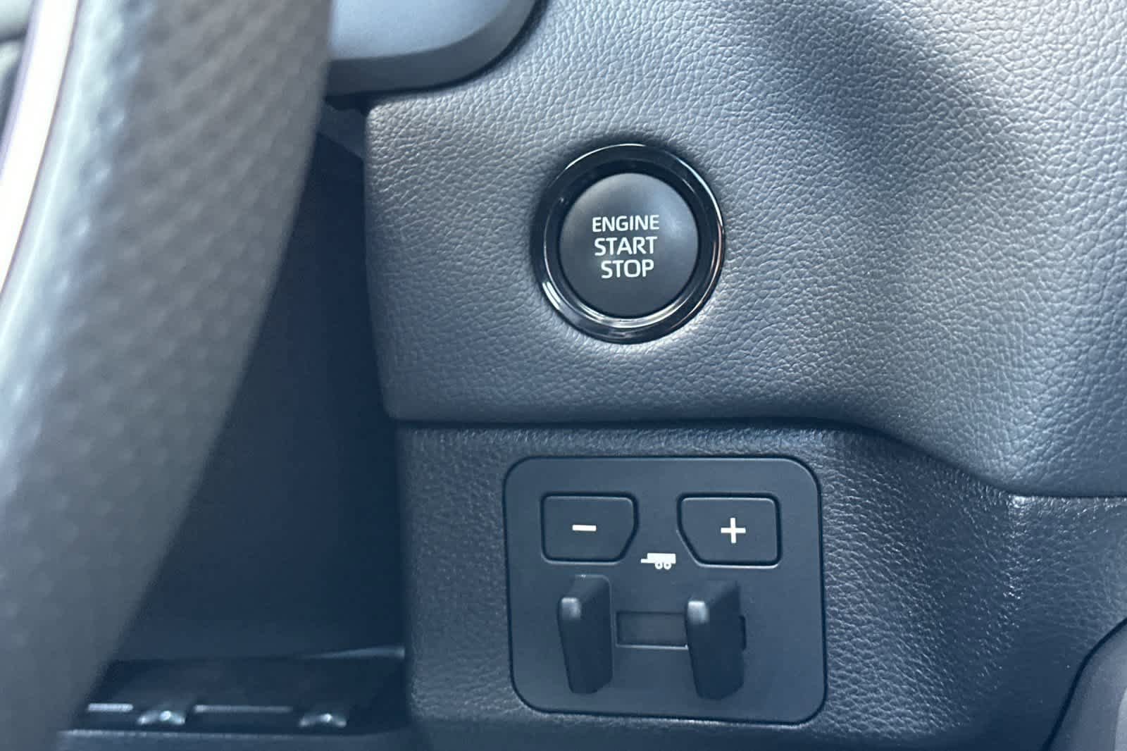 Used 2025 Toyota Tundra Limited image 21