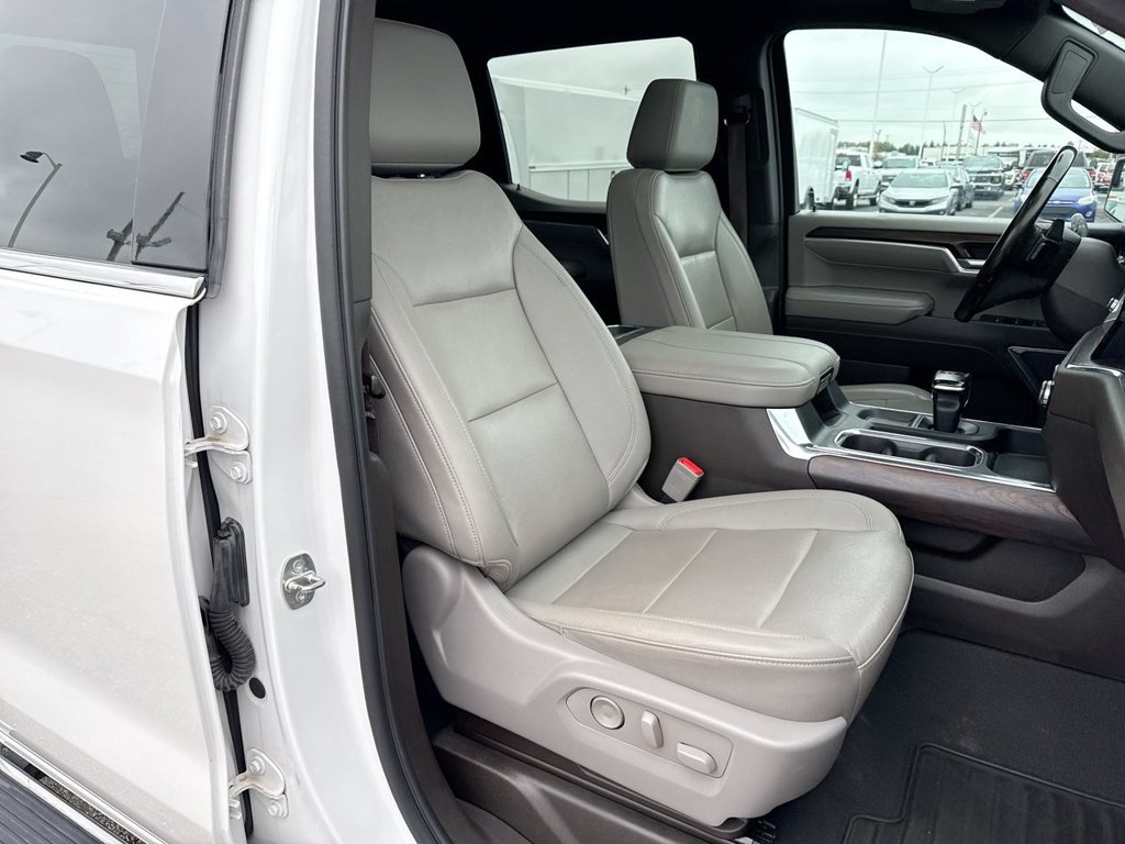 Used 2023 GMC Sierra 1500 SLT w/ SLT Convenience Package AWD/4WD image 25