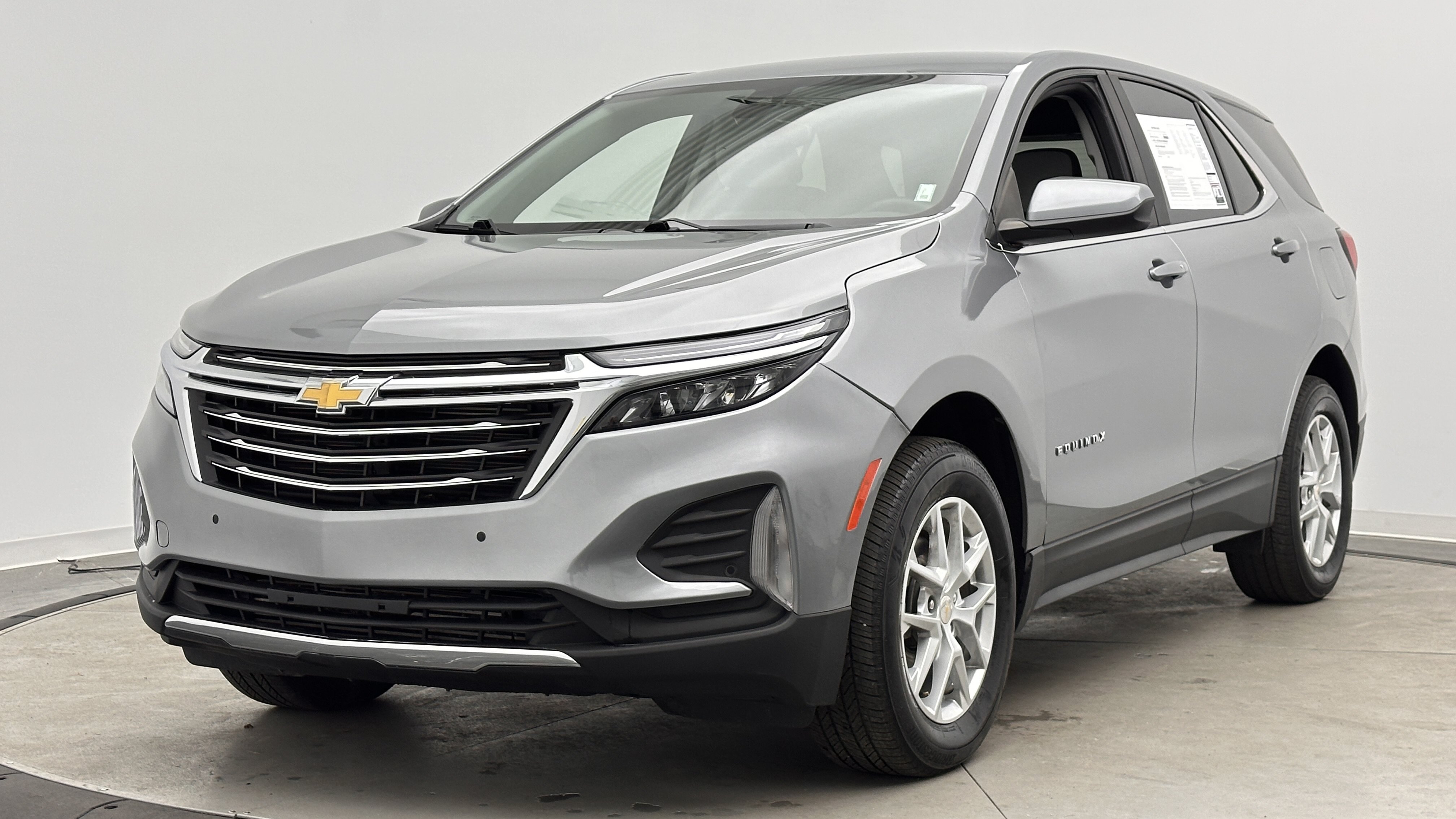 Used 2023 Chevrolet Equinox LT w/ Driver Convenience Package AWD/4WD image 8