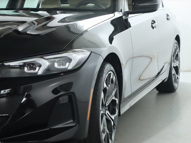 Used 2026 BMW 330i xDrive Sedan w/ Premium Package AWD/4WD image 5