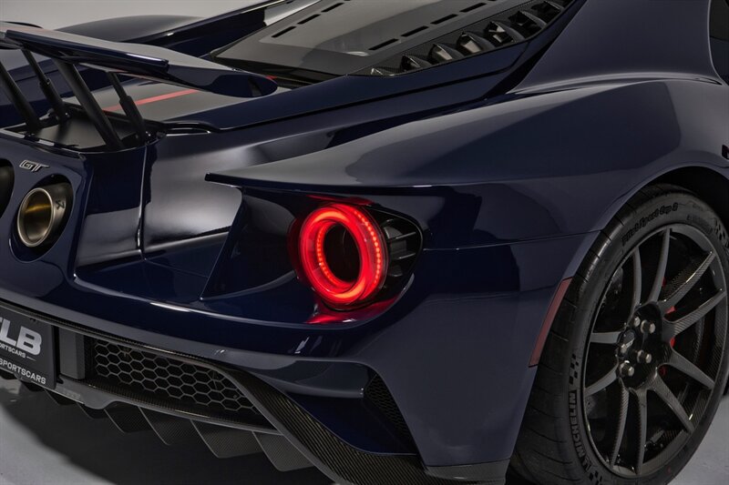Used 2020 Ford GT Carbon Series RWD image 39