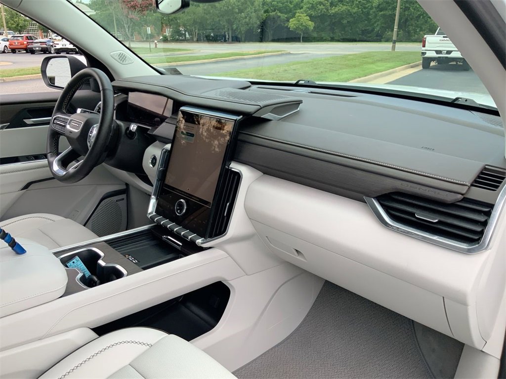 Used 2024 GMC Acadia Denali image 27