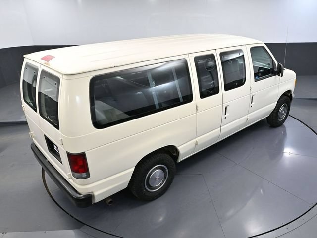 Used 1995 Ford E-150 and Econoline 150 Club Wagon RWD image 40