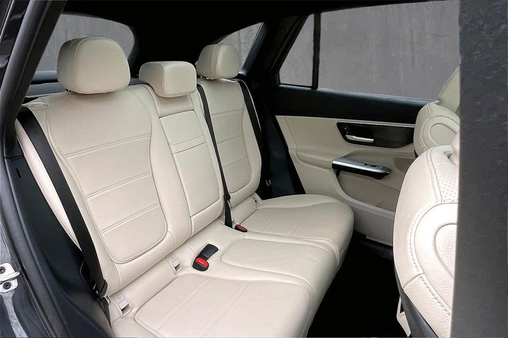 Used 2023 Mercedes-Benz GLC 300 4MATIC image 24