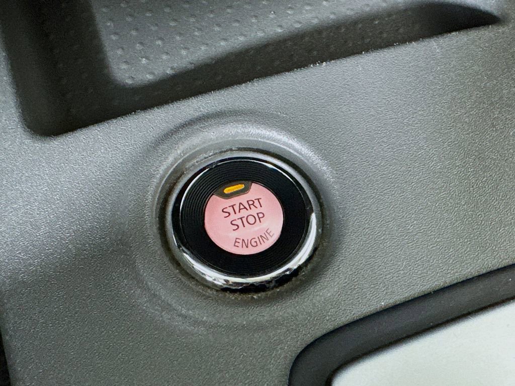 Used 2021 Nissan Frontier SV w/ Midnight Edition Floor Mats image 29