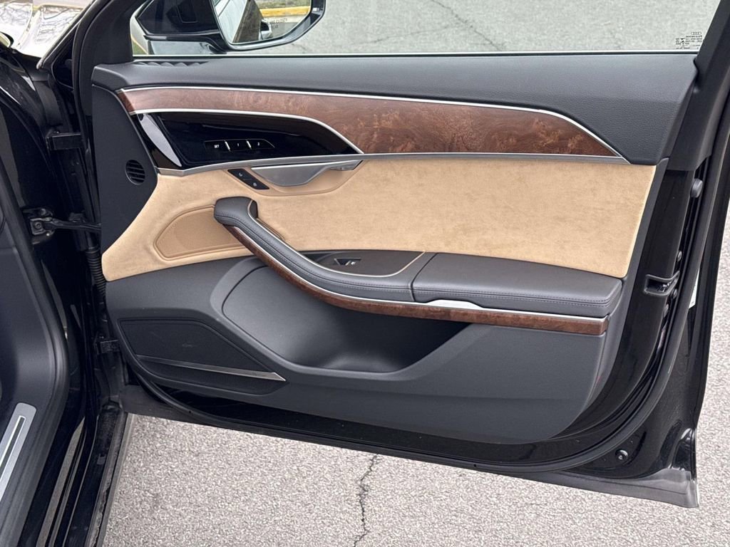 Used 2021 Audi A8 L 4.0T w/ Executive Plus Package image 25