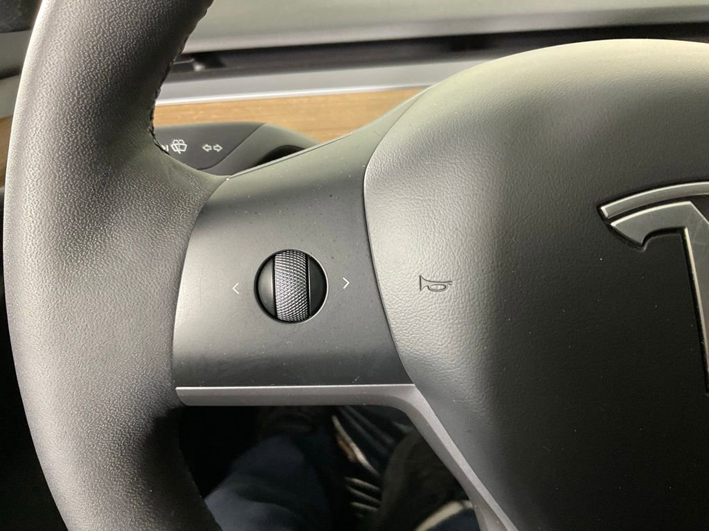 Used 2023 Tesla Model 3 Standard Range image 24